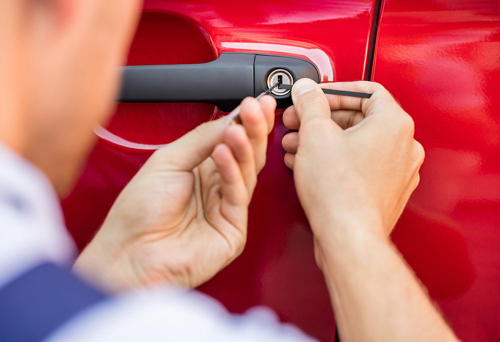 Become an auto locksmith