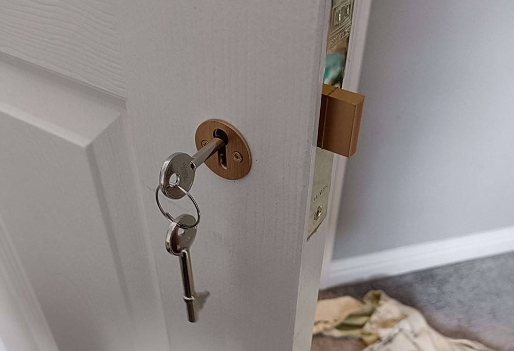 Internal door issues - how a locksmith can help