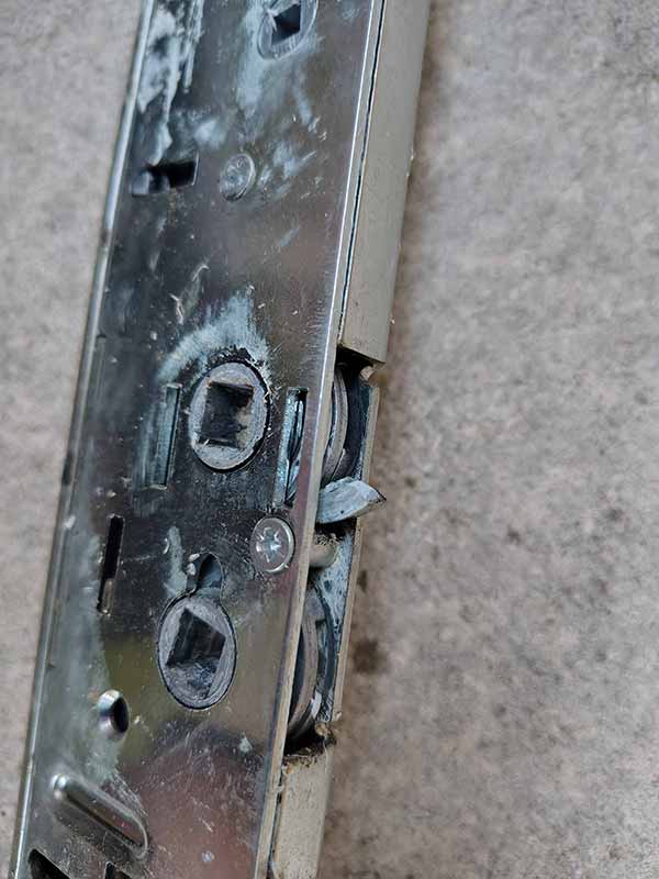 Example of damaged broken gearbox unit